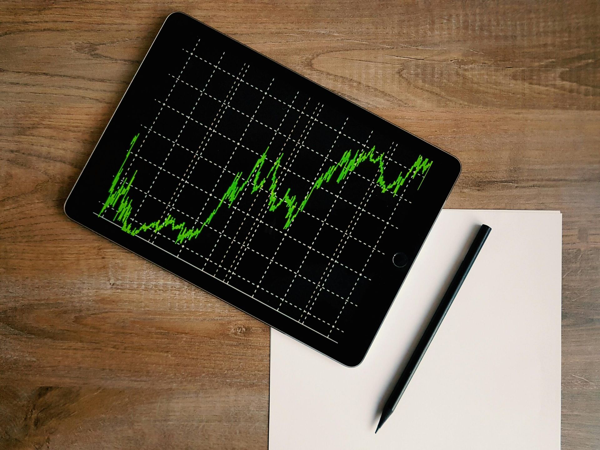 U.S. Stock Market Experiences Fluctuations Driven by Economic Signals